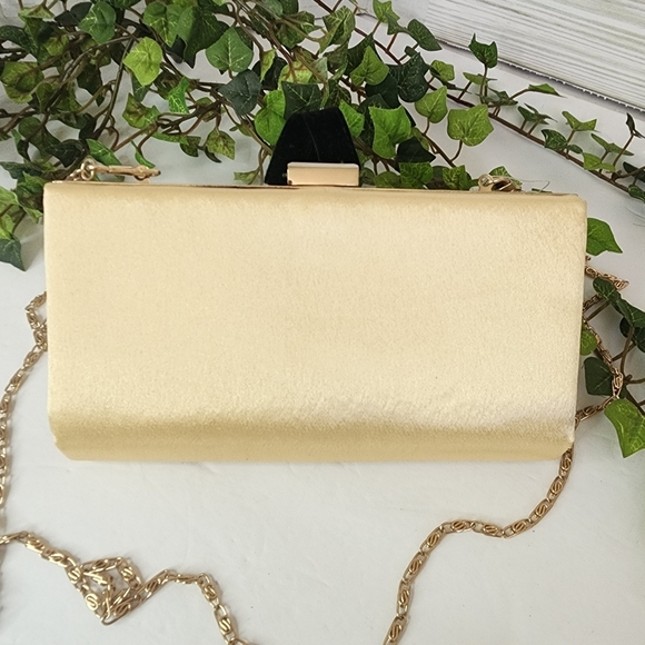 Gold Bling Metallic Clutch Evening Bag NIB - Picture 3 of 6